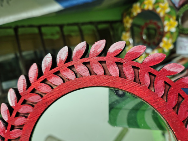 কাঠের মিরর