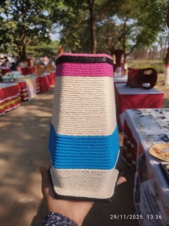 ম্যাক্রাম ফুলদানি